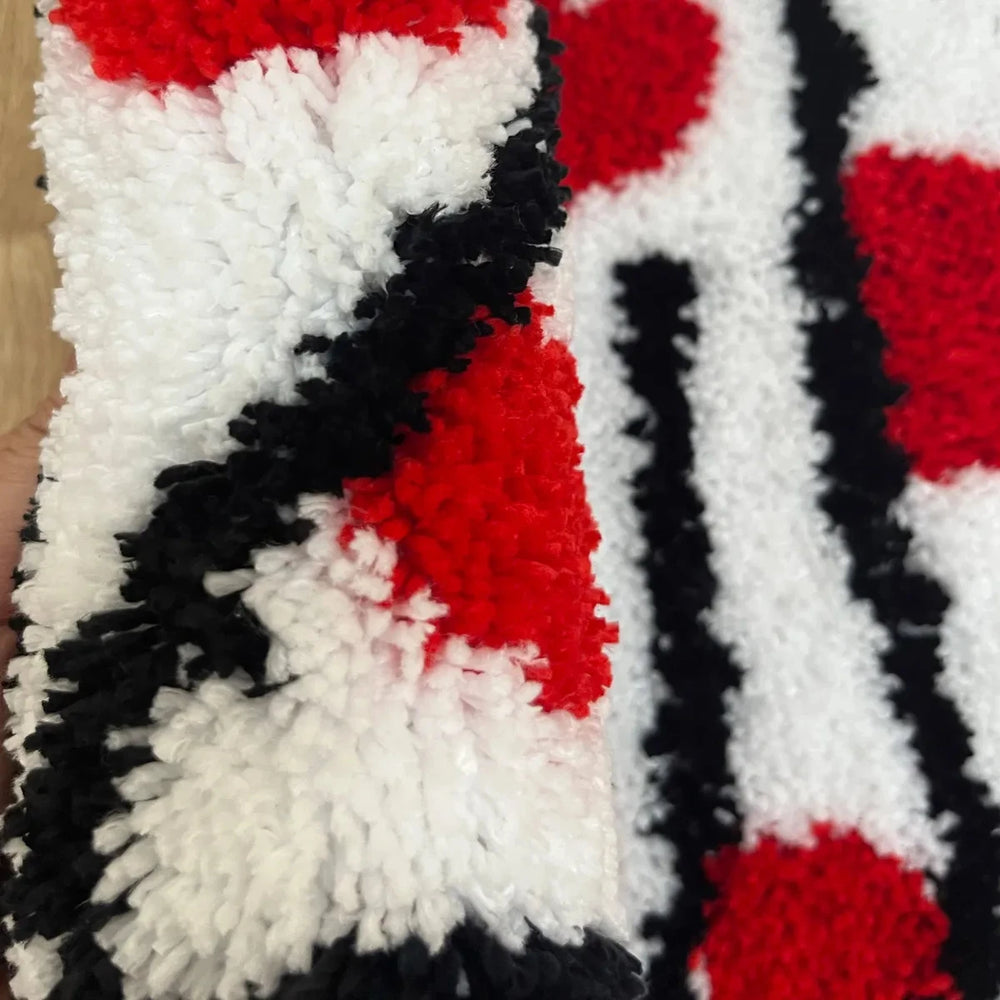 Handmade Tufted Heart Ghost Rug Cute Ghost Rug Halloween Cloakroom Hanging Rug Black White Soft Fluffy Carpets Non-Slip Bathmat
